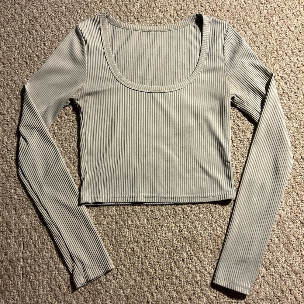 Ribbed Knit Scoop Neck Crop Tee